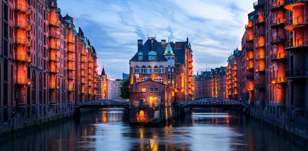 Qatar Airways Hamburg Office